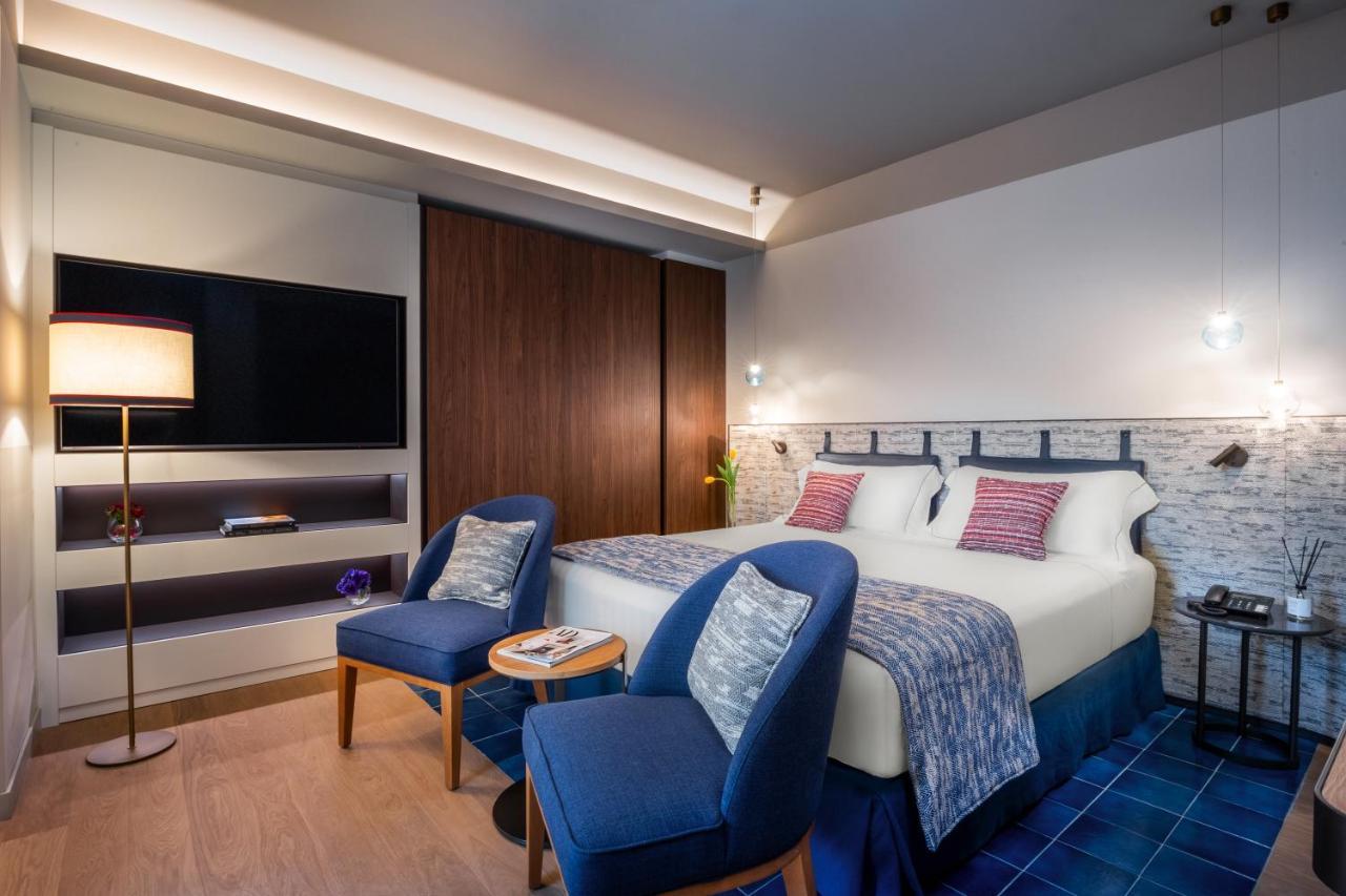 Carlton International Hotel