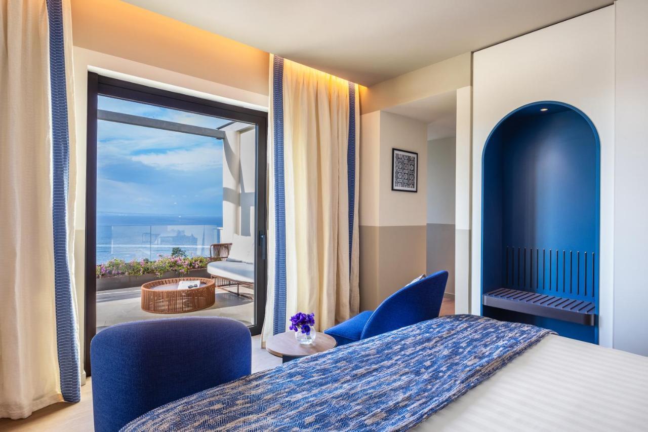 Carlton International Hotel