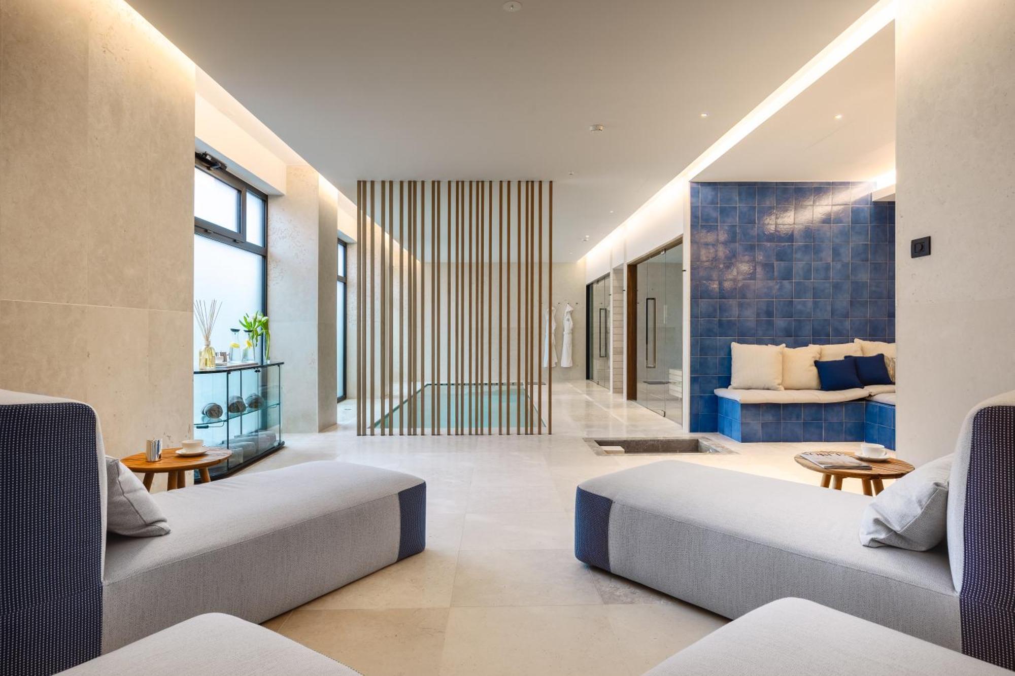 Carlton International 5*