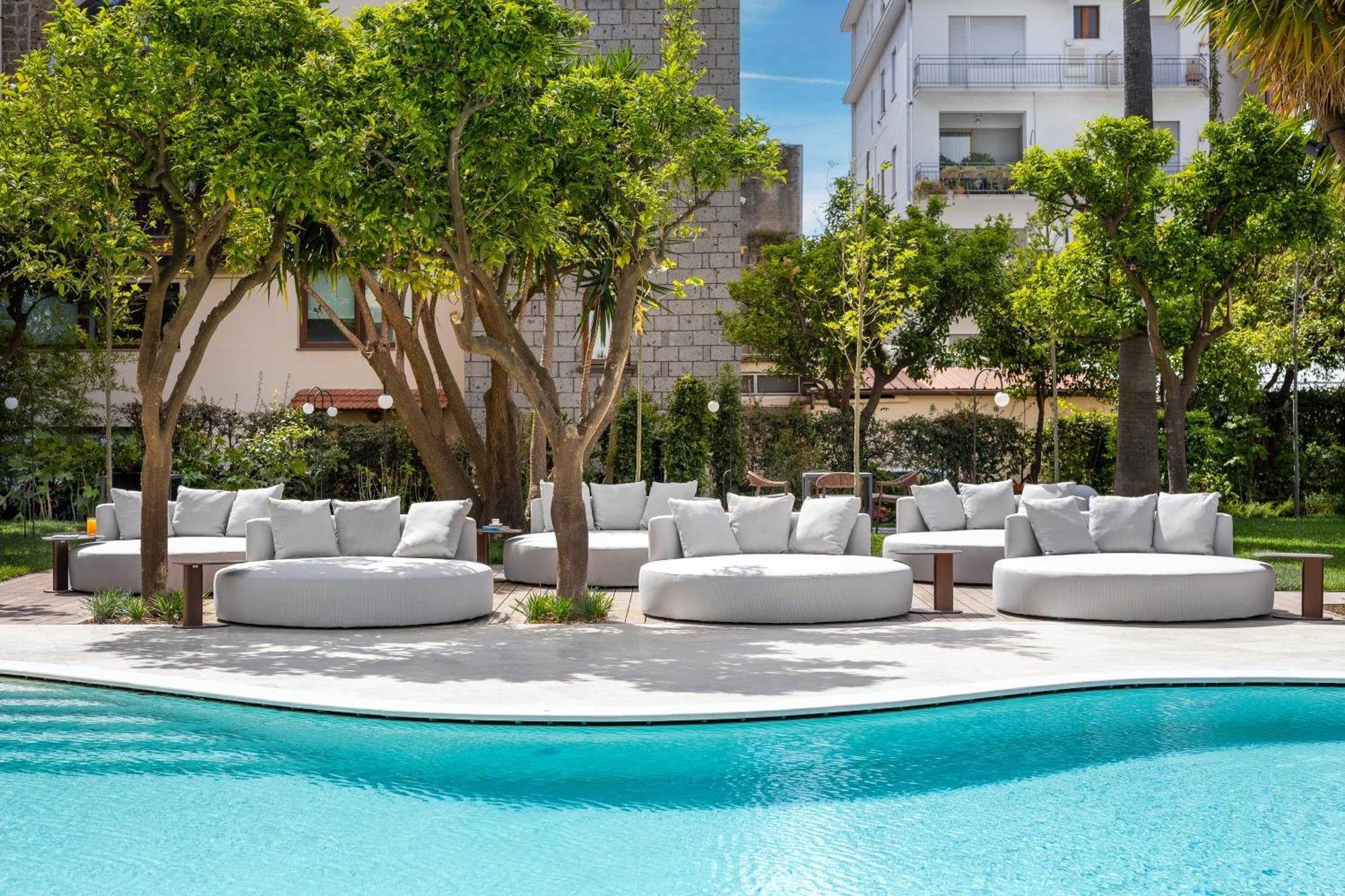 Carlton International 5*