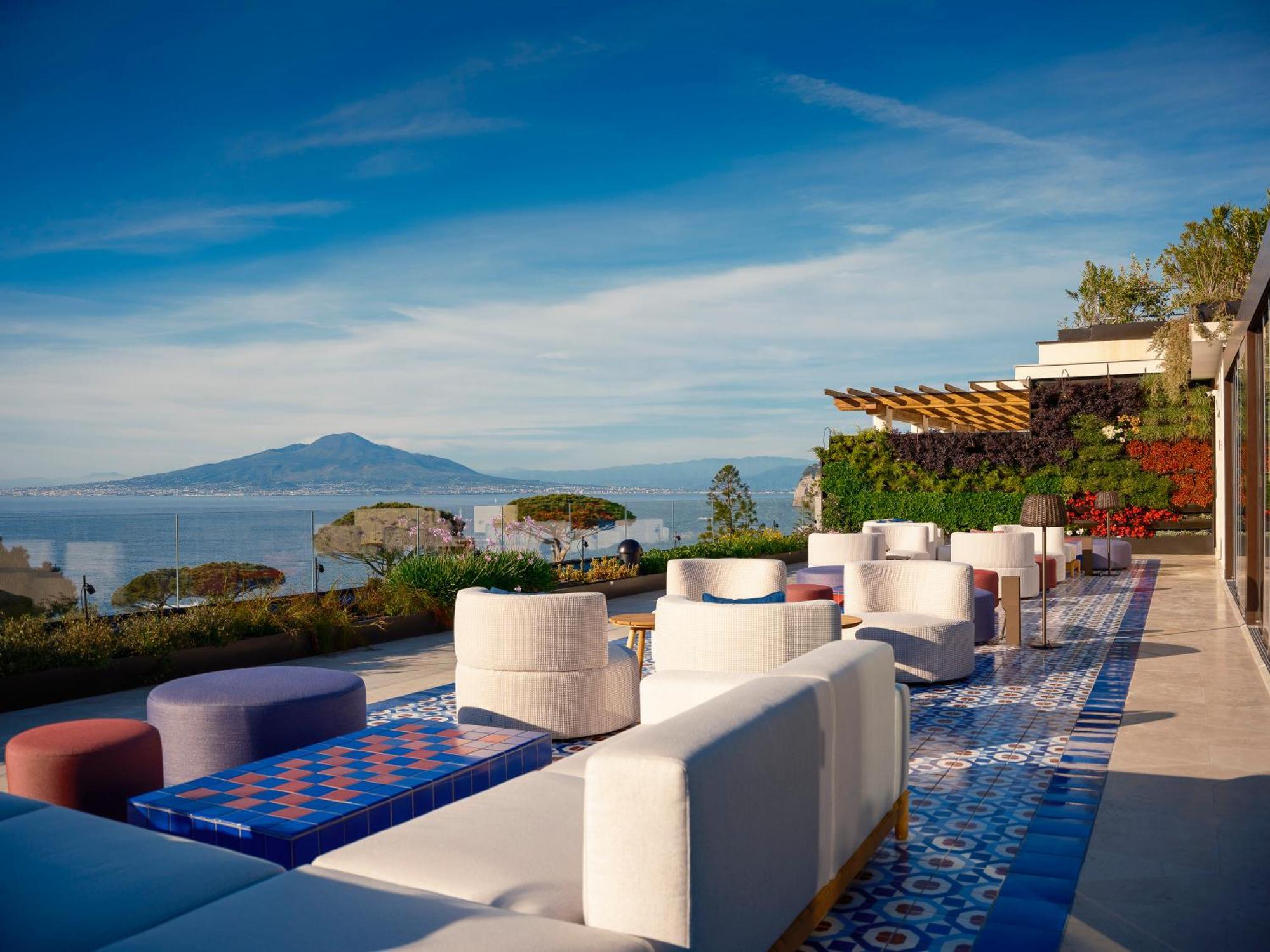 Carlton International 5*