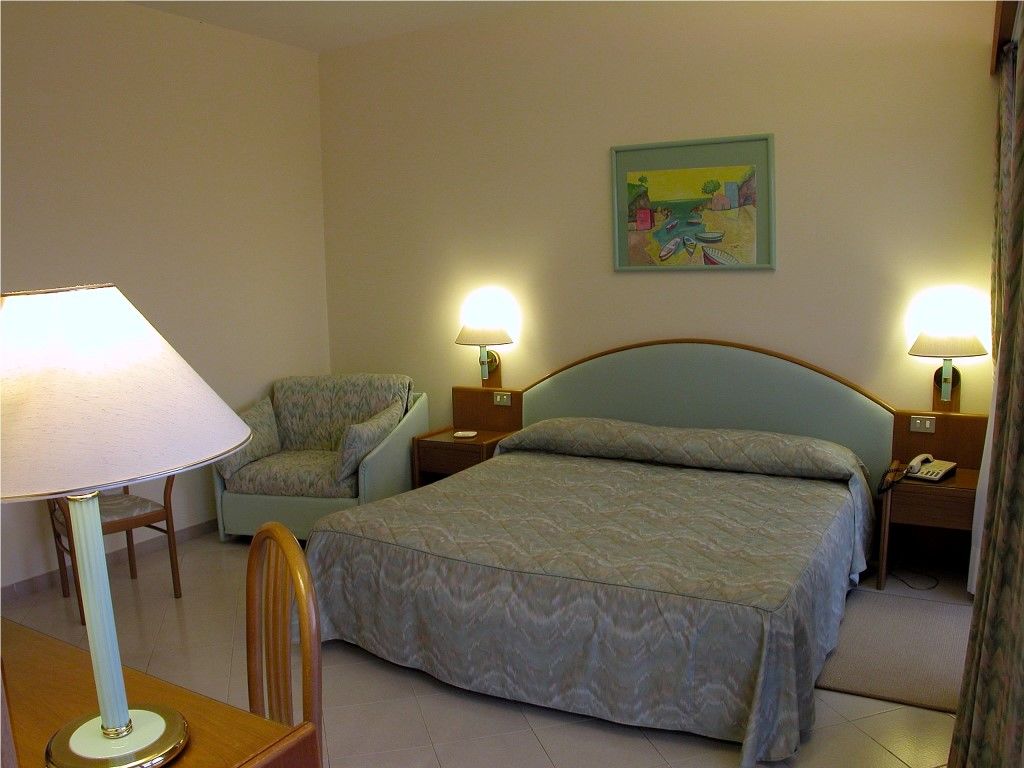 Carlton International Hotel
